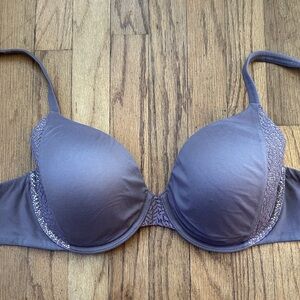 Victoria's Secret Lavender Body by Victoria lined perfect coverage bra 34DD 💜💜